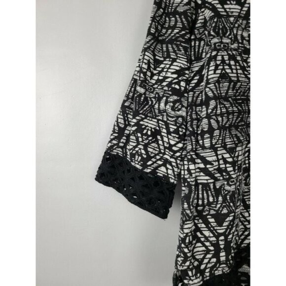 Chicos Womens BOHO Top Medium Black White Floral Crochet Trim 3/4 Sleeve Casual - Picture 5 of 7